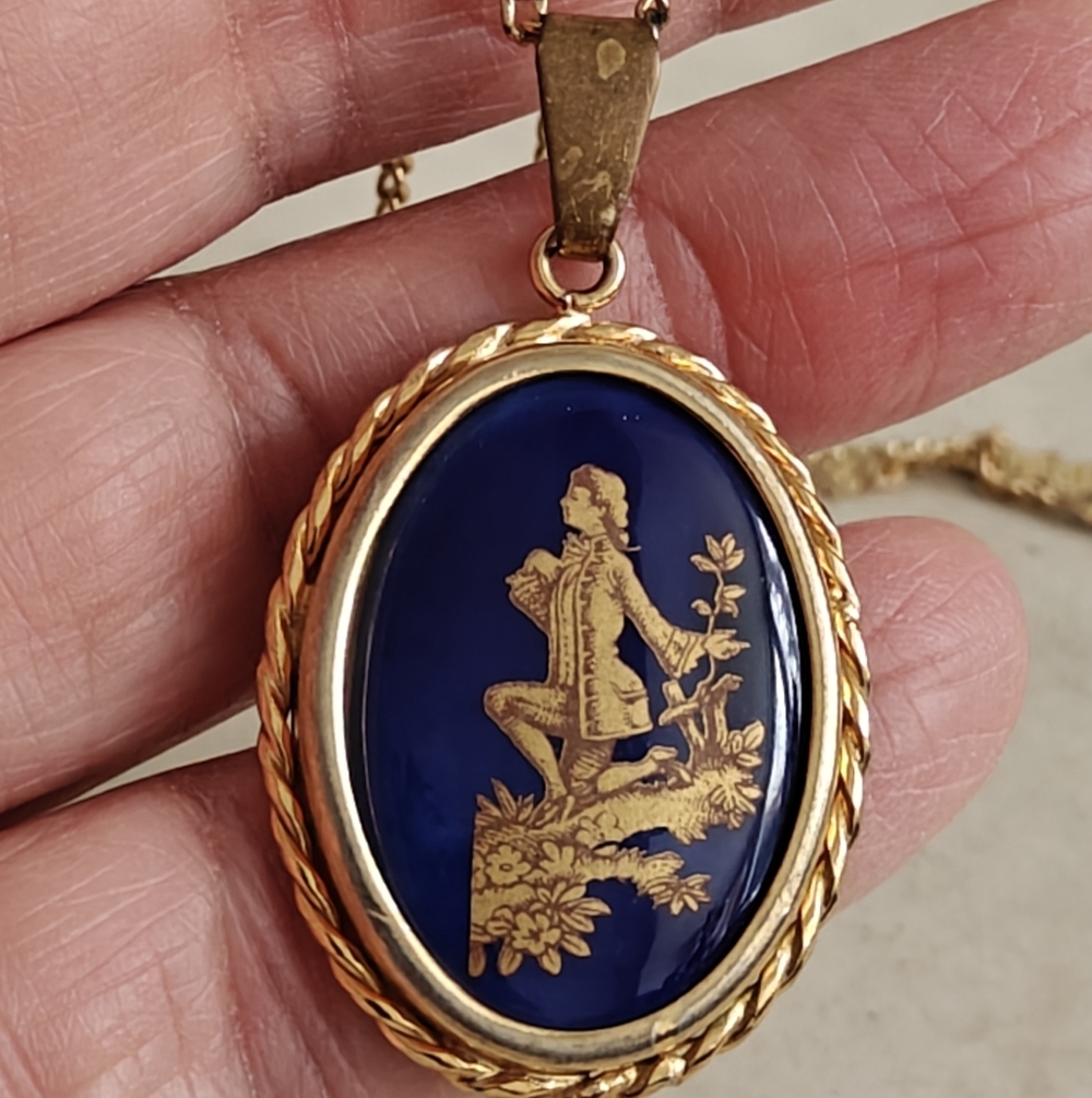 Vintage Limoges France Cobalt Blue Porcelain Cameo Necklace Fragonard Scene